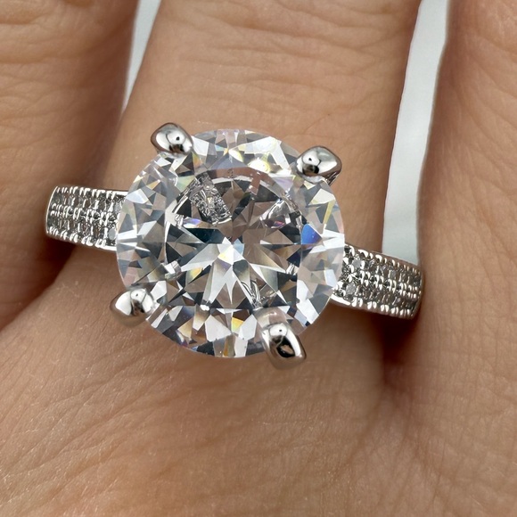 Silver Crystal Engagement-Style Ring – Sparkling Statement Jewelry - Picture 10 of 11